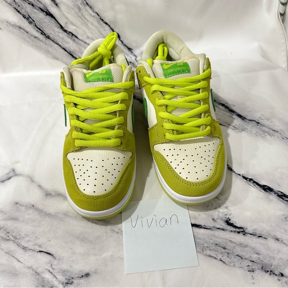 Nike Dunk SB Low Green Apple women size 5.5 Limited Edition - Picture 2 of 10